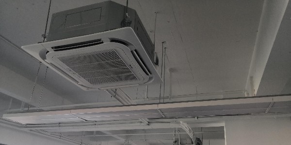 中央空調跟多聯機是一回事嗎？