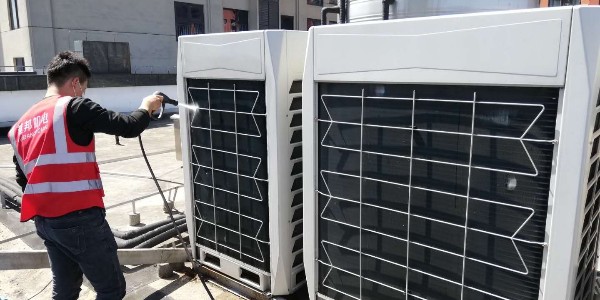 中央空調主機噪音故障維護