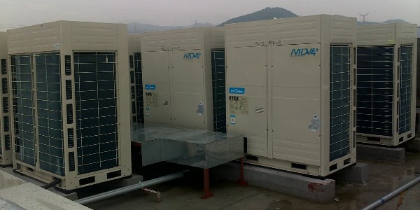 越邦機(jī)電告訴你多聯(lián)機(jī)中央空調(diào)空調(diào)特點(diǎn)