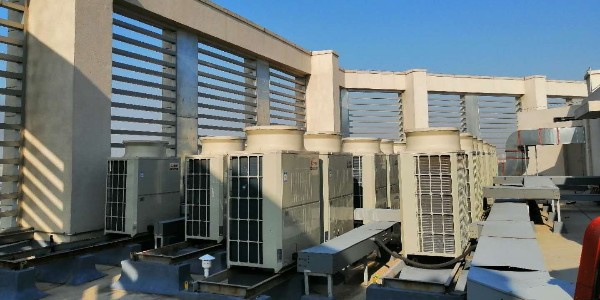 裸頂形式,10000平商場已有空調,再改造大概需要多少錢