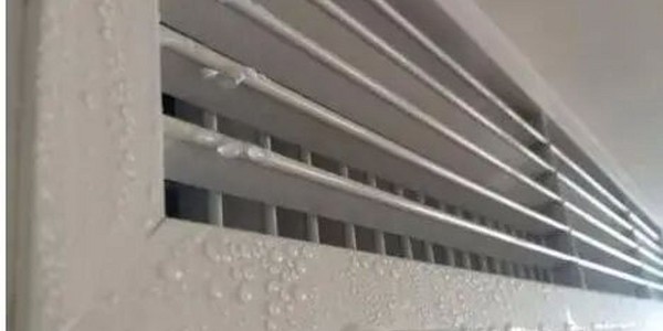 中央空調出風口有水珠是正常的嗎？